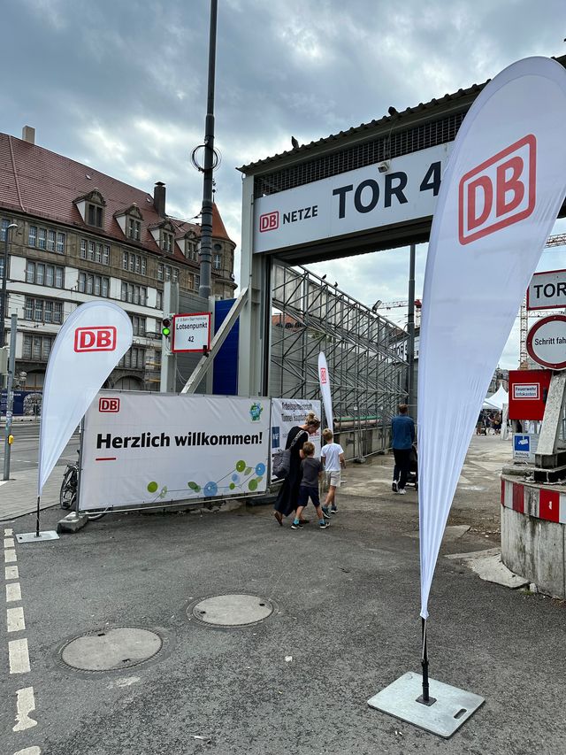 Eingang zum Tag der offenen Baustelle München Hauptbahnhof
