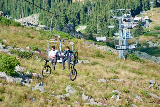 Skilifte im Sommer: Radfahrer